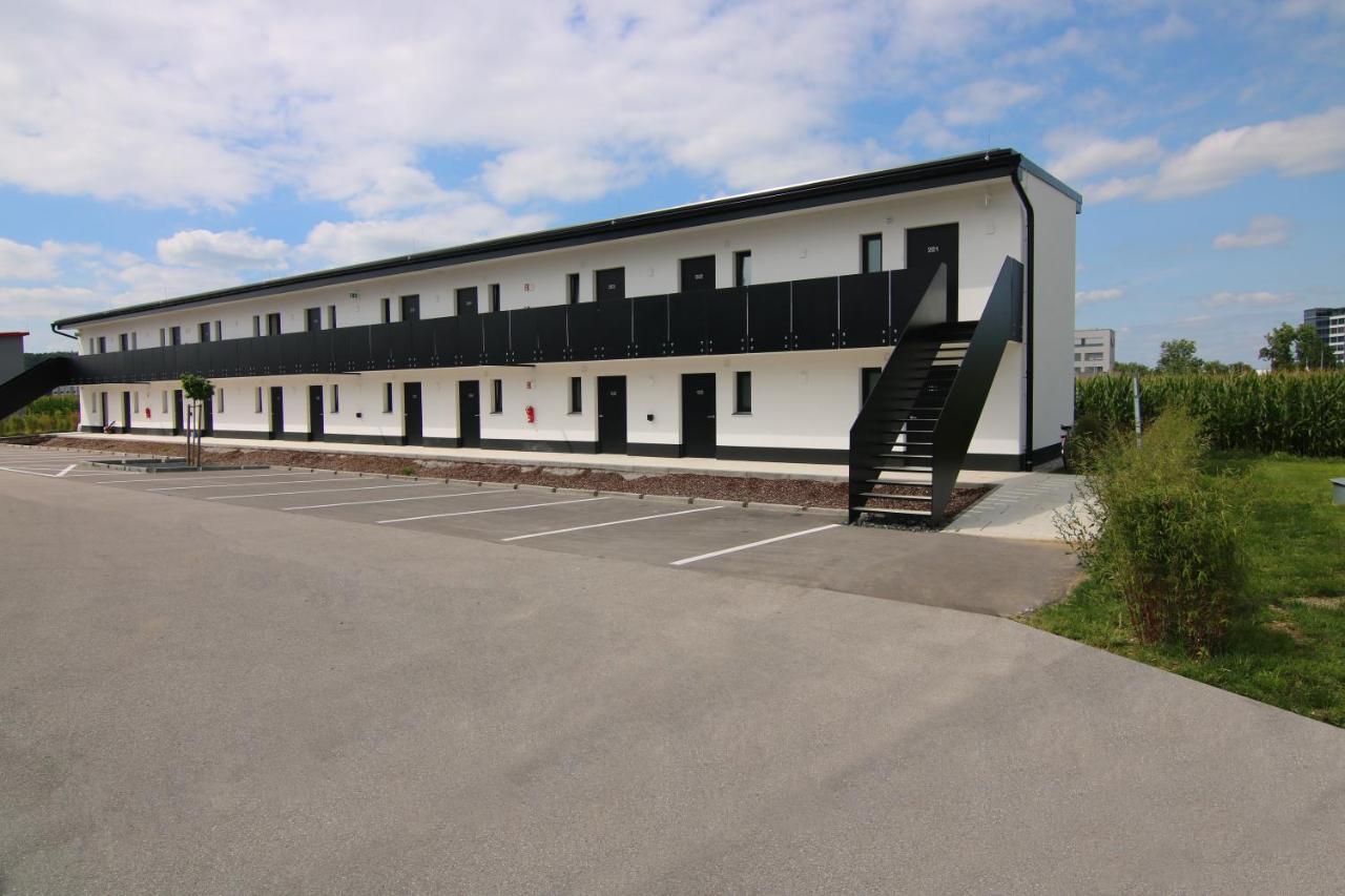 Me Hotel By Wmm Hotels Meitingen Экстерьер фото